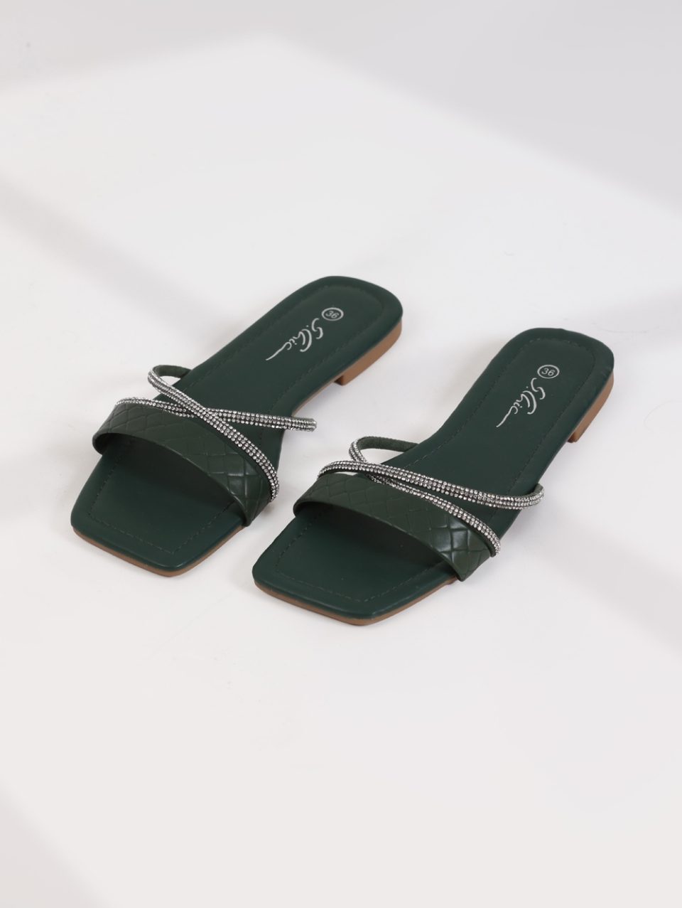 DT- 719 SLIPPERS